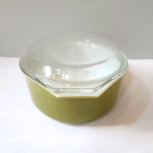 Vintage Pyrex Verde 2.5 qt casserole dish with lid - Picture 3 of 12